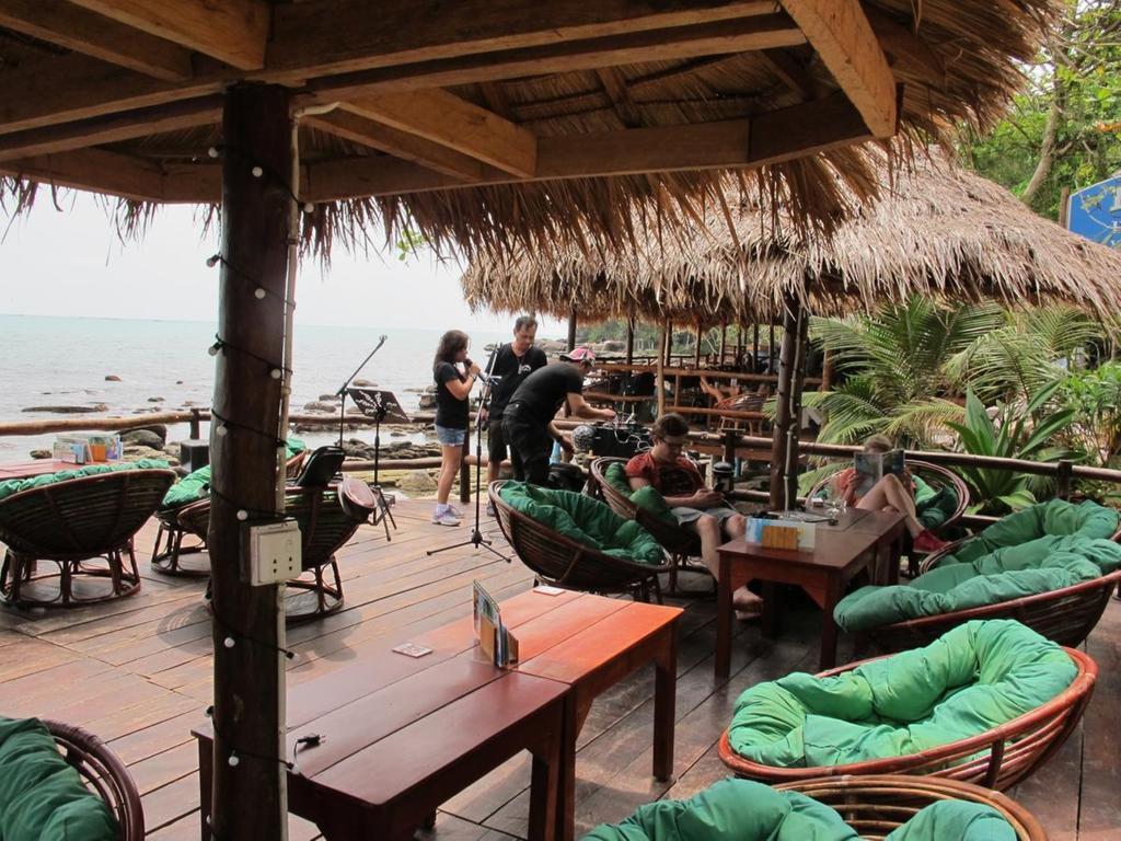 Above Us Only Sky Hotel Sihanoukville Exterior photo