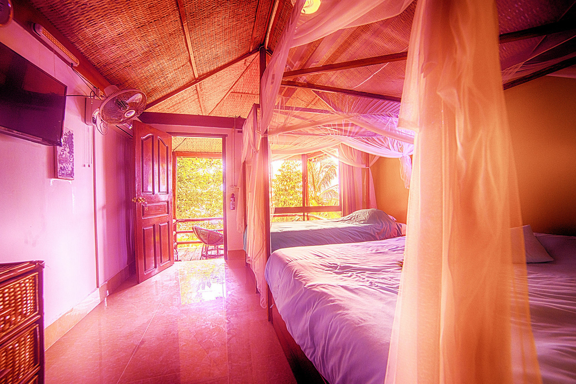 Above Us Only Sky Hotel Sihanoukville Exterior photo