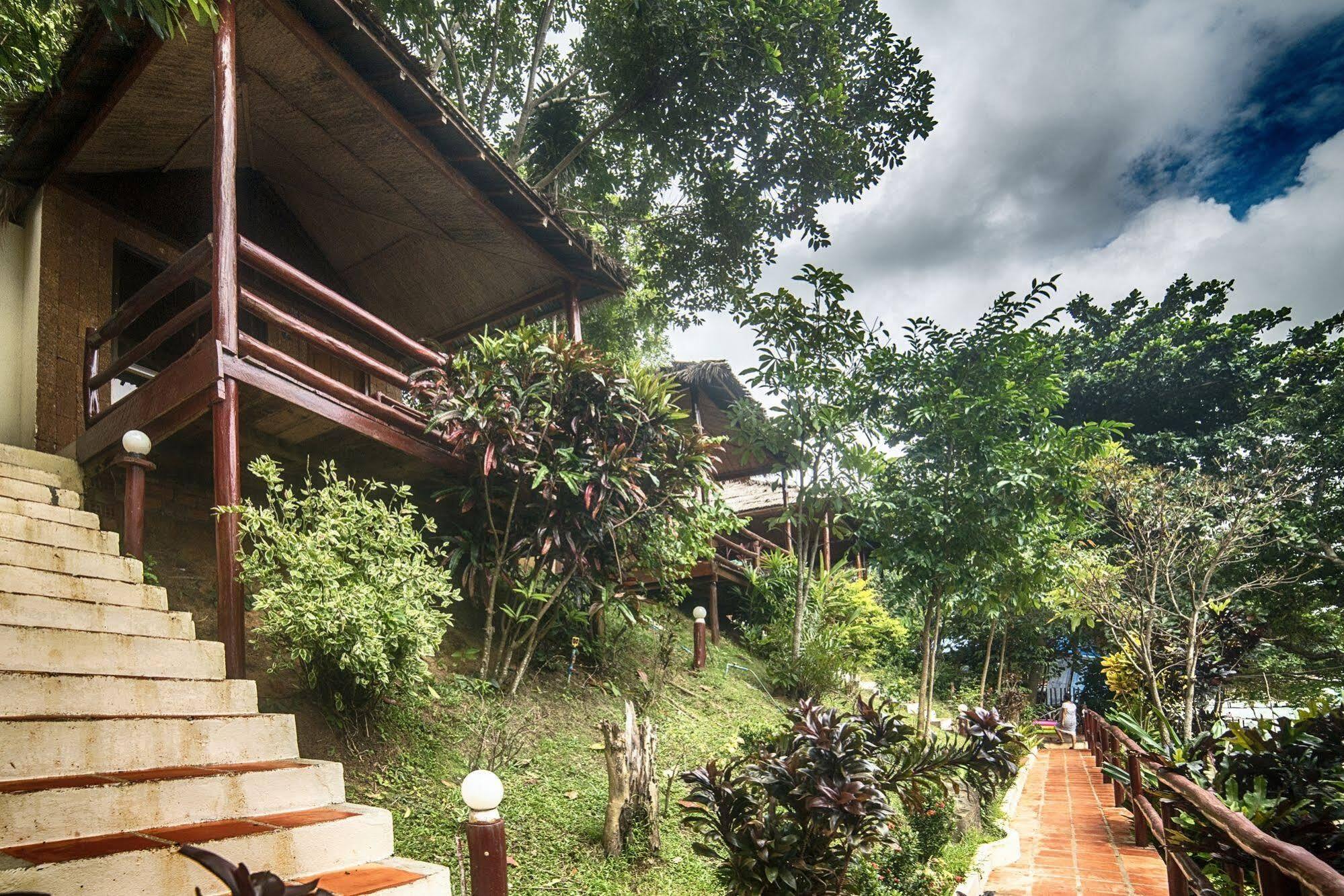 Above Us Only Sky Hotel Sihanoukville Exterior photo